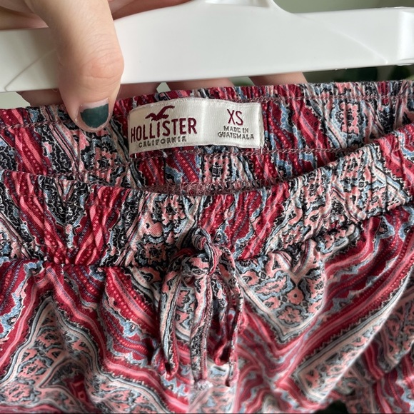 red patterned flowy shorts - Picture 4 of 4